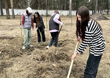 Уборка территории колледжа студентами гр.ЛД-9-11